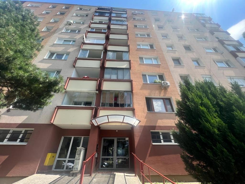 Apartman Solid, Bratislava Apartment ภายนอก รูปภาพ